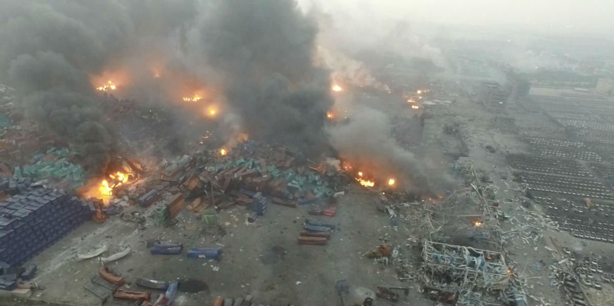 Catastrophe à Tianjin : vues aériennes de l'explosion dans la Zone nouvelle de Binhai