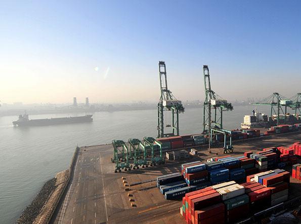 Les opérations portuaires de Tianjin reviennent à la normale après les explosions