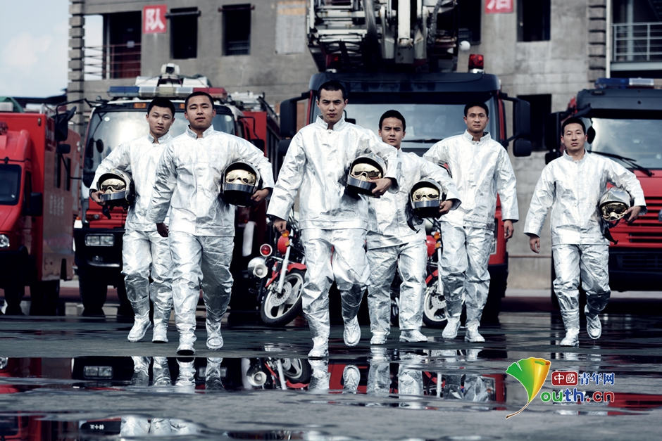 Bel hommage rendu aux pompiers tués dans les explosions de Tianjin