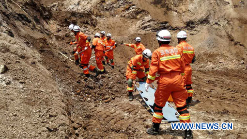 Chine : trois morts et huit disparus dans un glissement de terrain au Yunnan