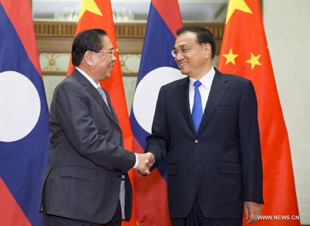 Le Premier ministre chinois rencontre les présidents laotien et kazakh