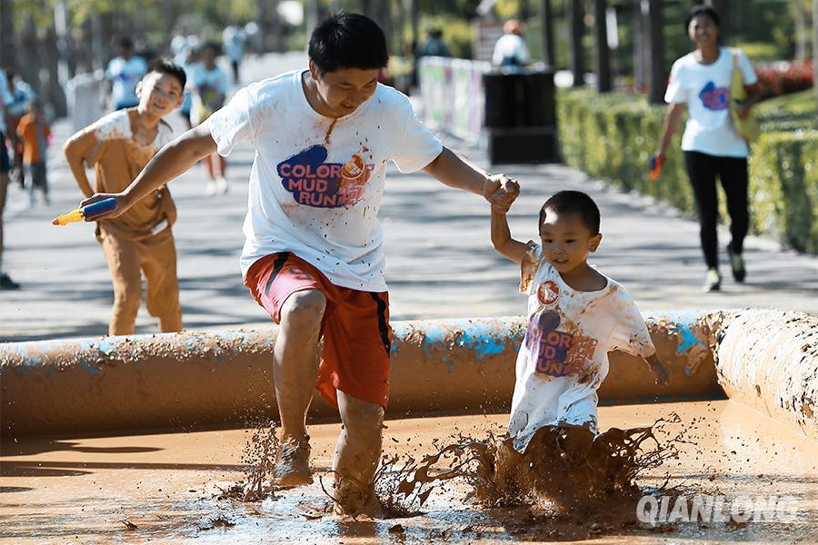 En images : Color Run de boue à Beijing