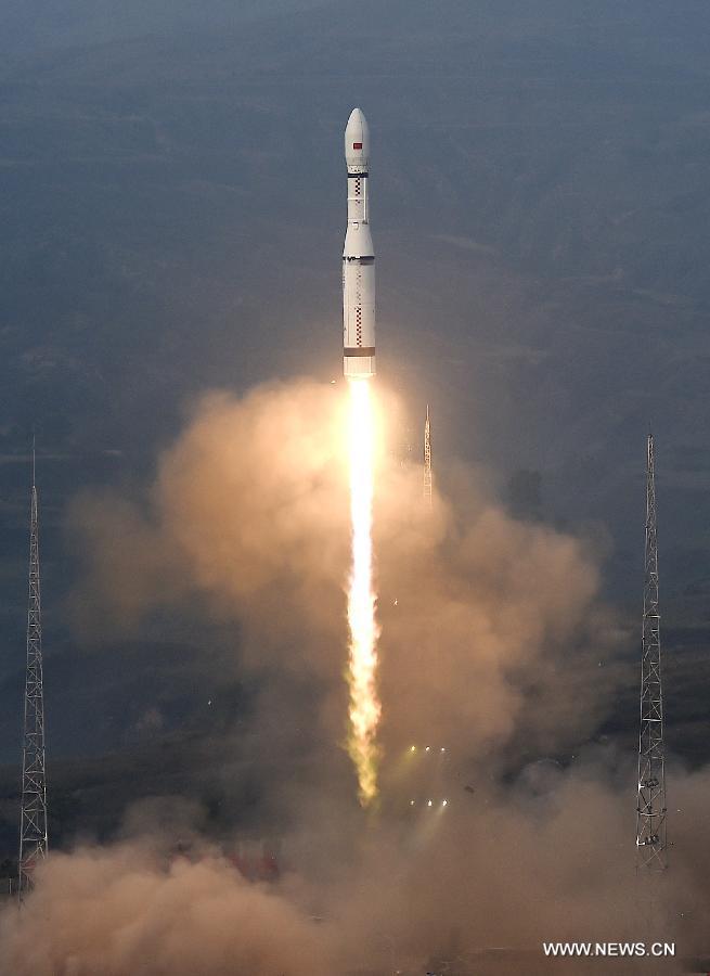 Chine : le modèle de fusée porteuse Longue Marche-6 réussit son premier lancement