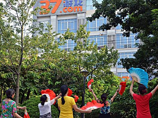 Gâteaux de lune : des dama braquent un drone dans le Guangdong 