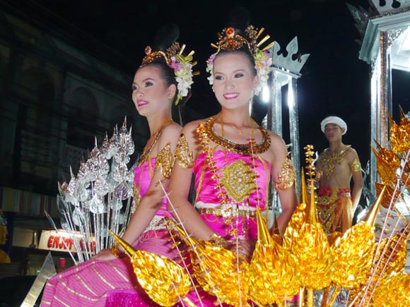 EN IMAGES: belles filles de Chiang Mai en Thaïlande 