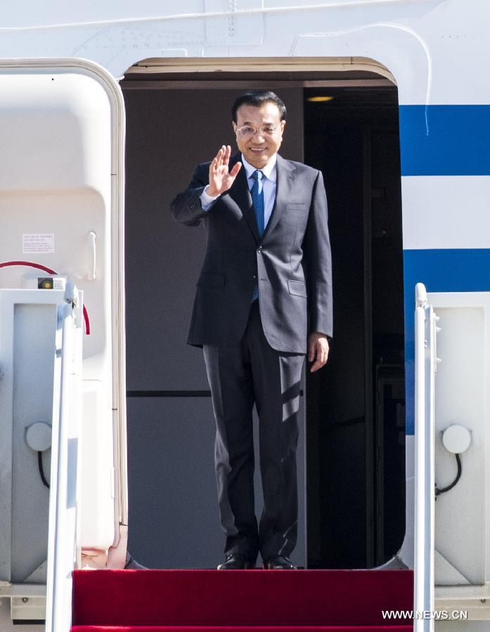 Arrivée du Premier ministre chinois en Corée du Sud pour une visite et un sommet Chine-Japon-Corée du Sud