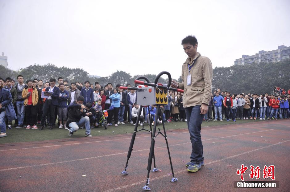 Un robot chinois bat un record mondial Guinness en marchant 134 km