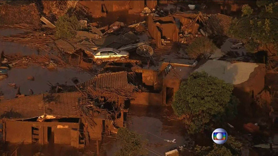 Rupture d'un barrage au Brésil : 15 morts, 45 disparus et des dégâts considérables