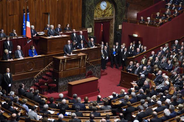François Hollande annonce de nouvelles mesures aux députés et sénateurs réunis en congrès à Versailles