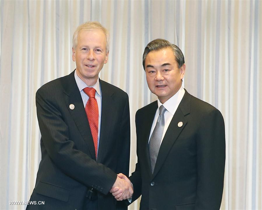 Le ministre chinois des AE promet de promouvoir le partenariat stratégique avec le Canada