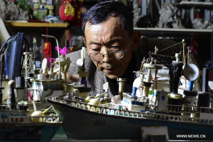 A 62 ans, un Chinois passionné de modèles réduits