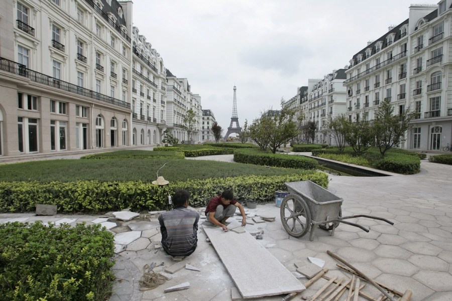 En Chine, le « petit Paris » est une ville fantôme
