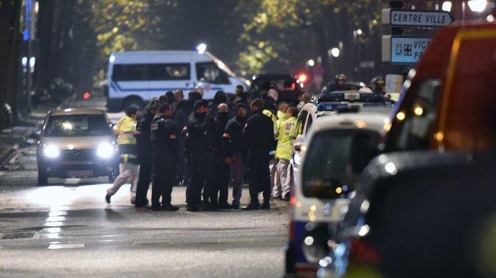 Prise d’otages dans une ville du Nord de la France, un des assaillants tué