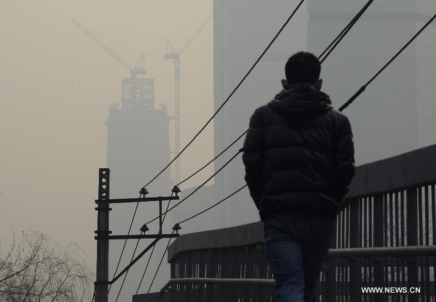 Un smog épais enveloppe plus de 30 villes dans le nord de Chine