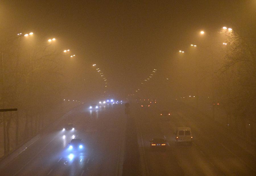 Le smog persiste à Beijing