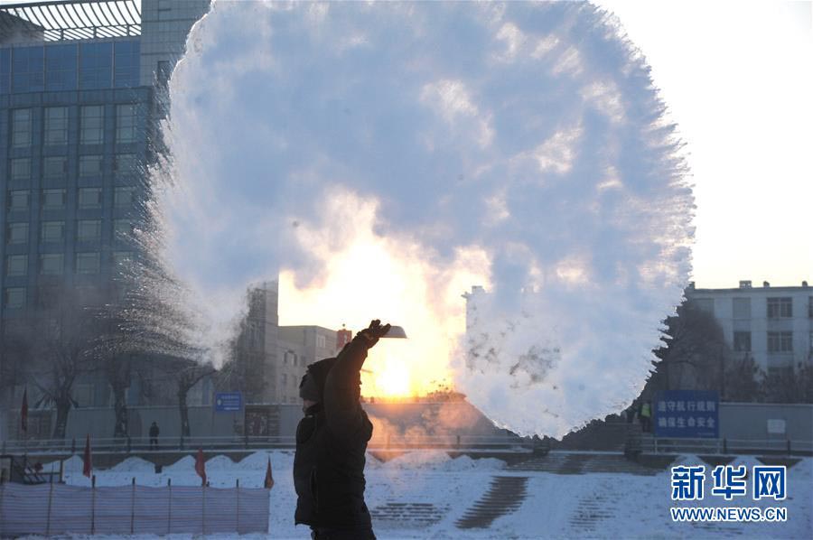 Chine : une vague de froid record gèle le pays