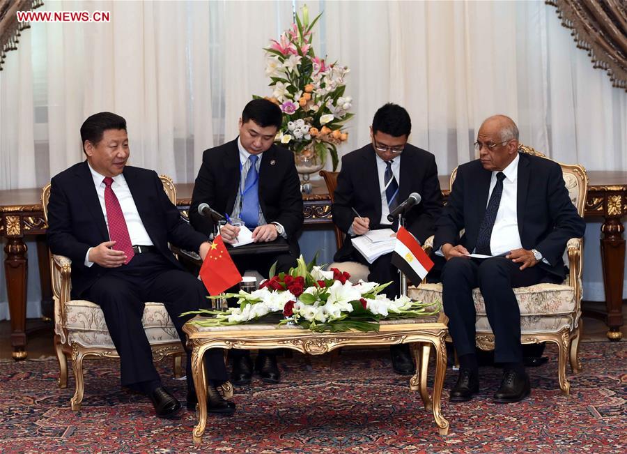 Xi exhorte à des échanges parlementaires plus étroits entre la Chine et l'Egypte