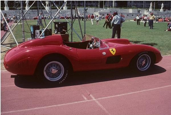 32 millions d’Euros ! Une Ferrari de 1957 devient la voiture la plus chère du monde