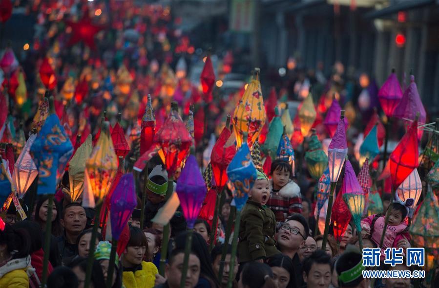 Sichuan : des lanternes Qima pour attirer le bonheur
