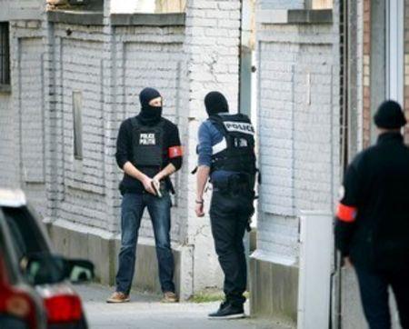 Raid antiterroriste des polices belge et française à Bruxelles : 1 mort et 4 blessés