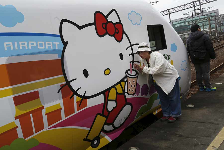 Inauguration d'un train décoré sur le thème d'Hello Kitty à Taiwan