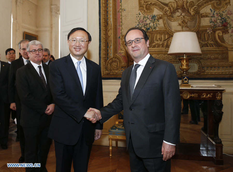 Le président français reçoit à l'Elysée le conseiller d'Etat chinois Yang Jiechi