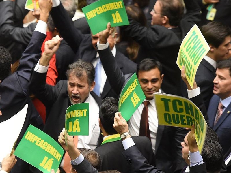 Les députés brésiliens votent massivement la destitution de la Présidente Dilma Rousseff
