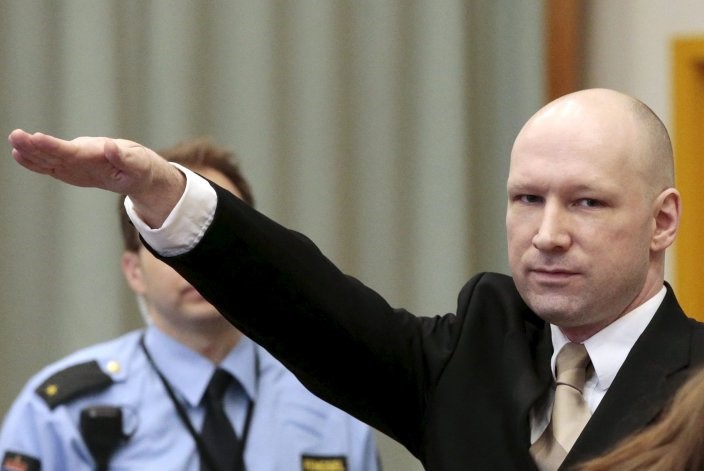Le tueur en série Anders Breivik obtient la reconnaissance de la violation de ses droits devant la justice norvégienne