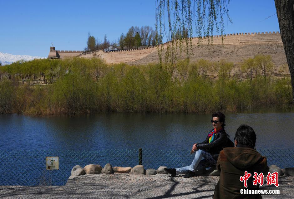 Gansu : les couleurs du printemps à la Grande Muraille de Jiayuguan