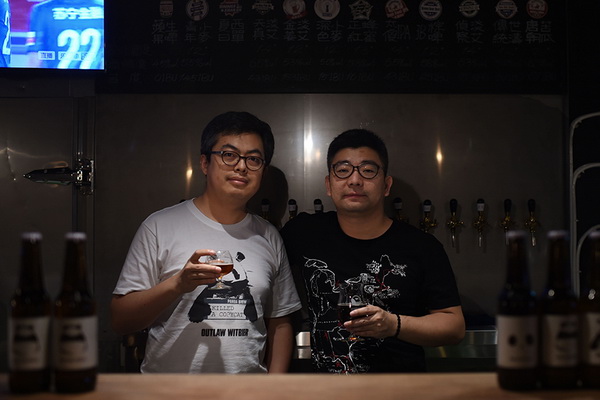 Deux étudiants chinois reviennent de l'étranger pour ouvrir une brasserie dans le Hunan