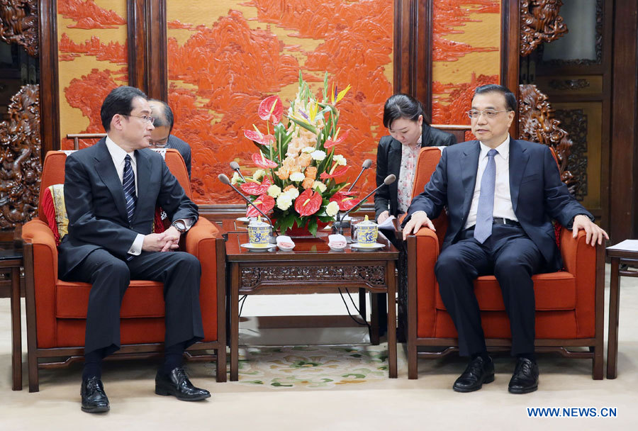 Le PM chinois rencontre le ministre japonais des AE