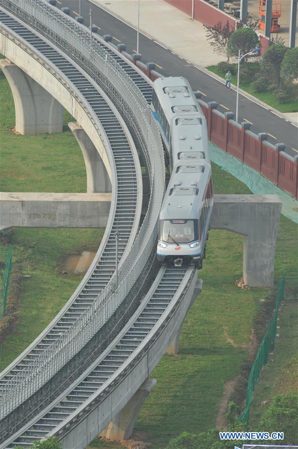 Le premier train chinois à sustentation magnétique est sur les rails