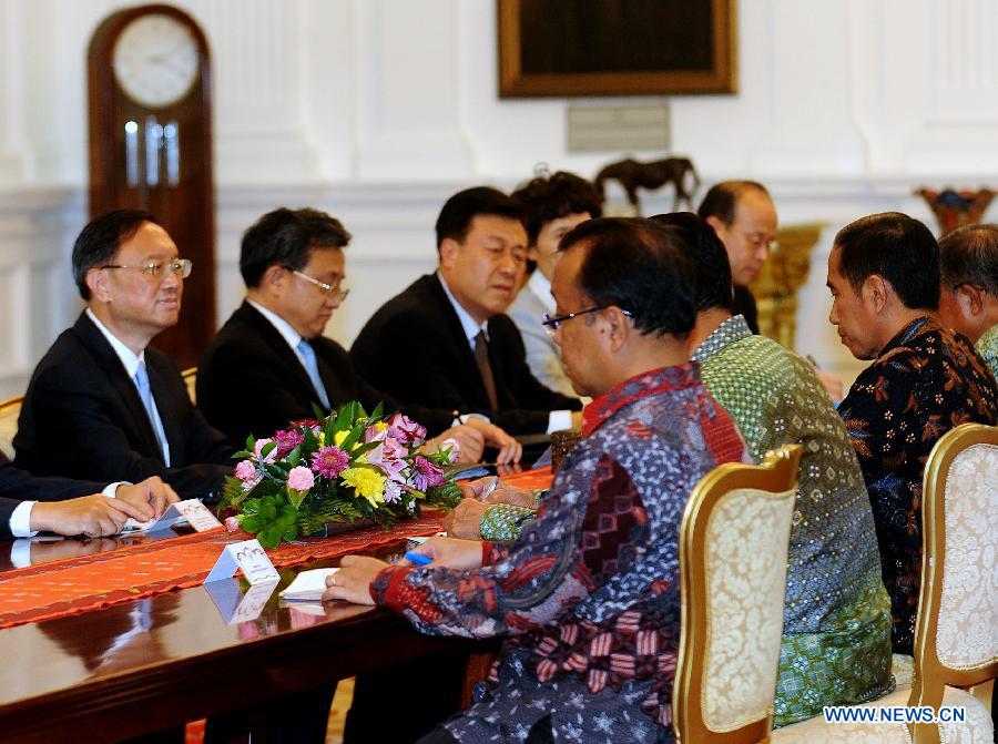 Le conseiller d'Etat chinois Yang Jiechi rencontre le président indonésien