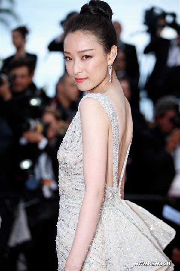 Des célébrités chinoises sur le tapis rouge pour l'ouverture du 69e Festival de Cannes