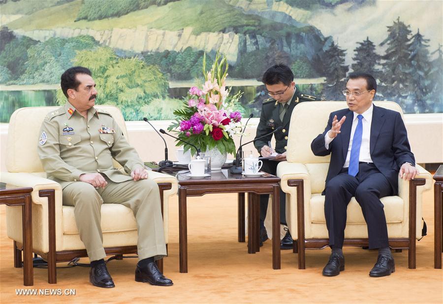 Le PM chinois rencontre le chef de l'armée pakistanaise pour renforcer les liens économiques et liés à la sécurité