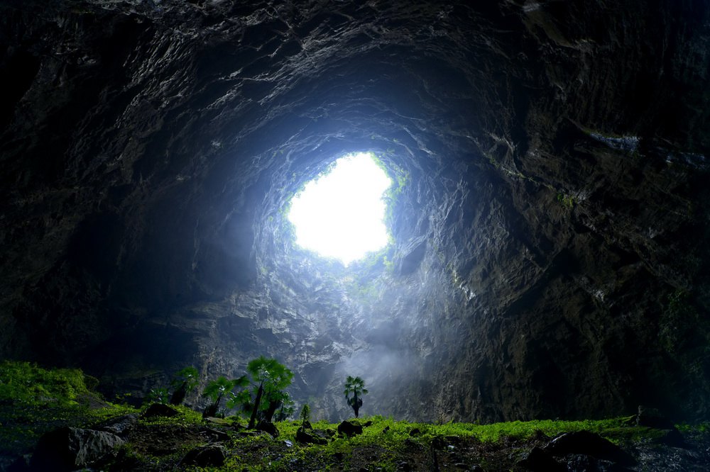 Une gigantesque grotte karstique en plein cœur de la Chine