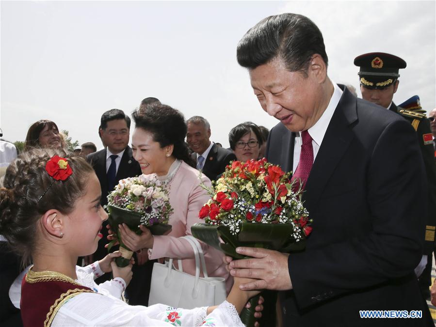 Le président chinois Xi Jinping entame une visite d'Etat en Serbie