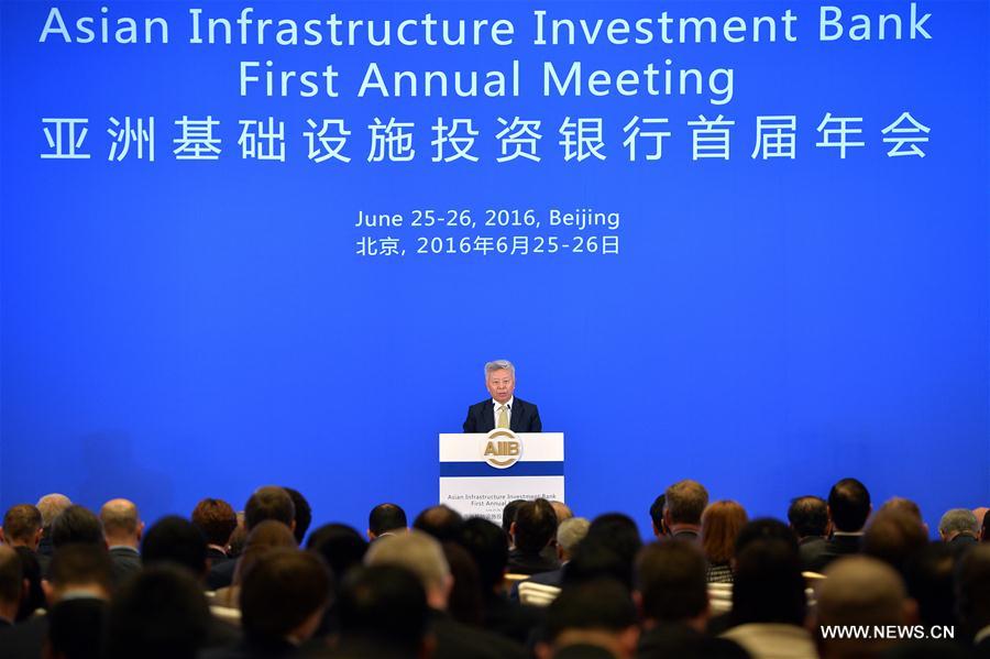 Le Conseil des gouverneurs de la BAII approuve les premiers prêts avant sa réunion annuelle