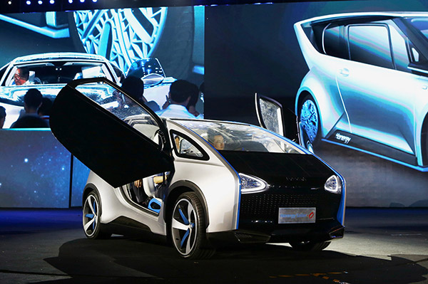 Hanergy présente quatre voitures de concept solaires