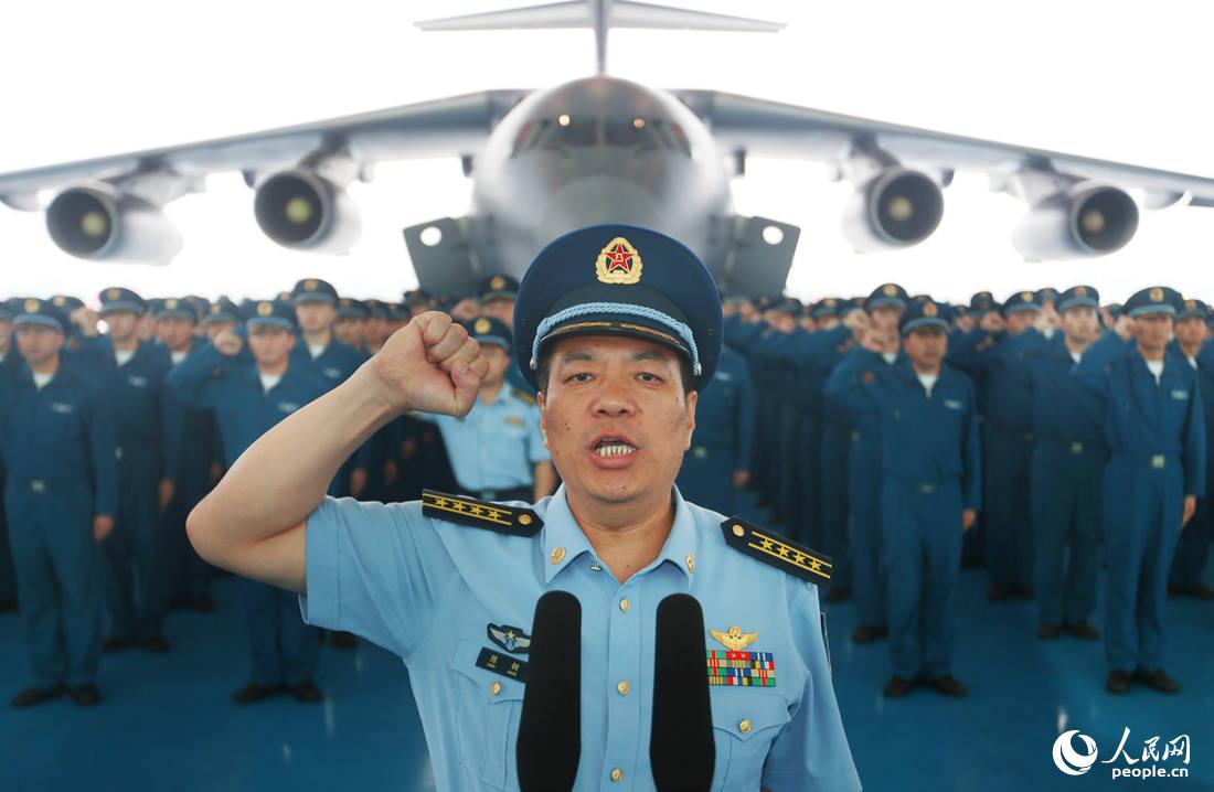 Le gros porteur chinois commence son service militaire