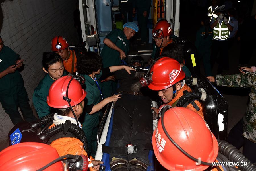 Chine : huit personnes secourues après avoir été bloquées cinq jours dans une mine inondée