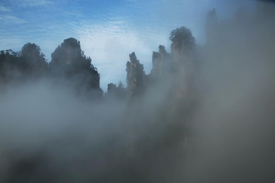 Paysages de brume à Zhangjiajie