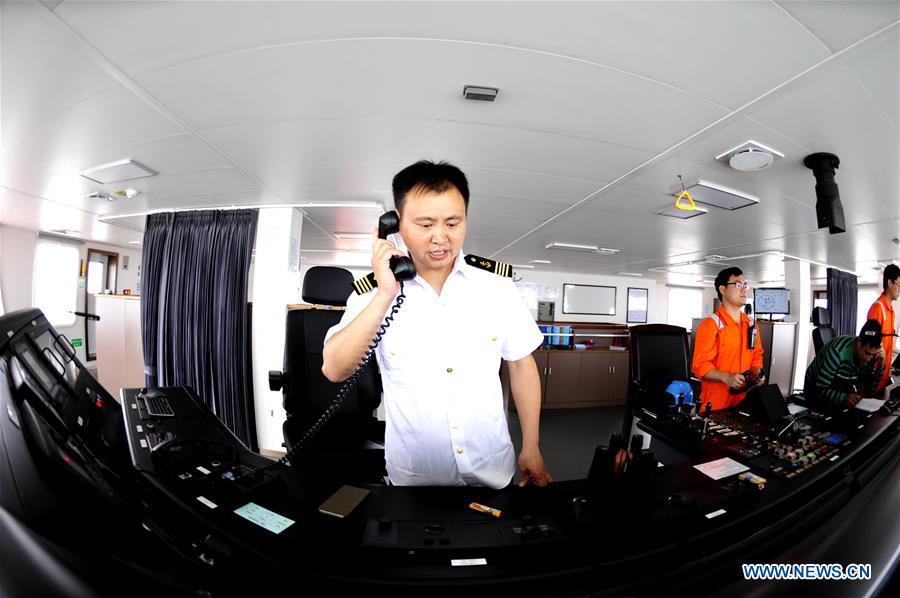 Un navire chinois d'exploration des grands fonds entame son premier voyage