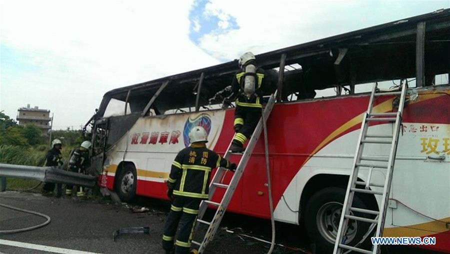 Un bus touristique a pris feu à Taiwan, tuant 24 touristes de la partie continentale