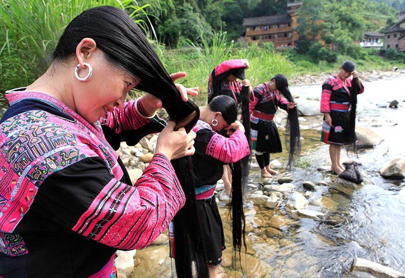 Huangluo : le village des plus longs cheveux