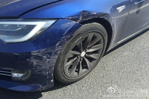 Premier accident d'une voiture Tesla avec pilotage automatique branché en Chine