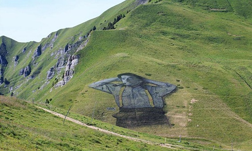 Suisse : la plus grande peinture biodégradable au monde