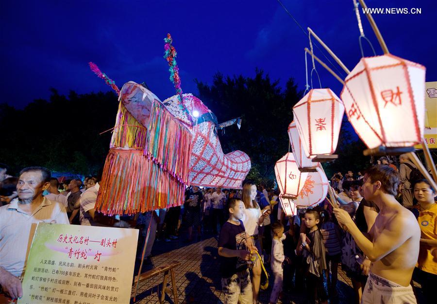 Cérémonie de culte du serpent dans la Province du Fujian