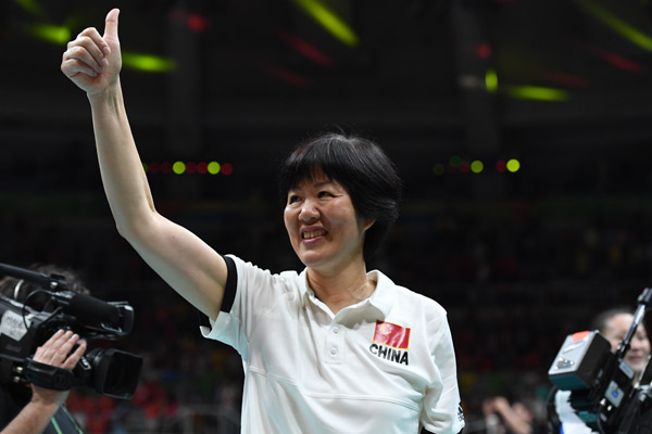 La coach de l'équipe de Chine de volley-ball féminin à l'honneur