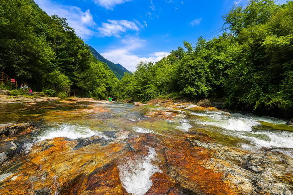 Le site naturel de Huangboyuan à Taibai : la beauté des paysages jusqu'à l'extrême